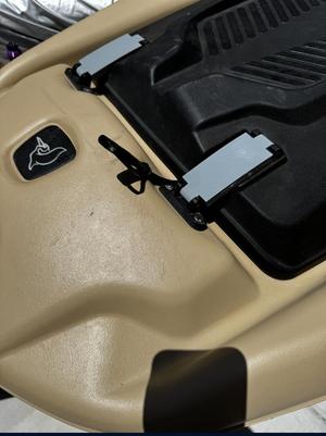 Pelican Catch pwr 100 battery box hinge