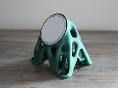 MagSafe iPhone Holder Stand - Topology Optimized