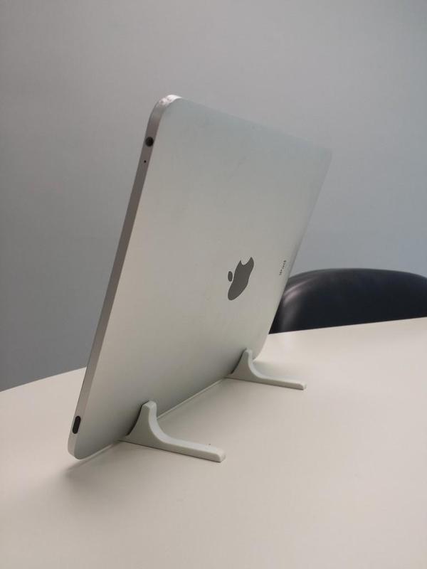 Ipad and Tablet - Table stand (Easy & Fast to print) 