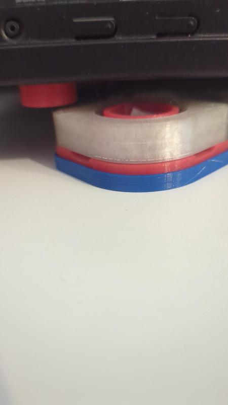 Universal Hula feed for screwing into Objects