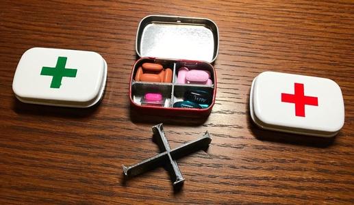 Altoids Smalls Tin Four Section Pill Divider