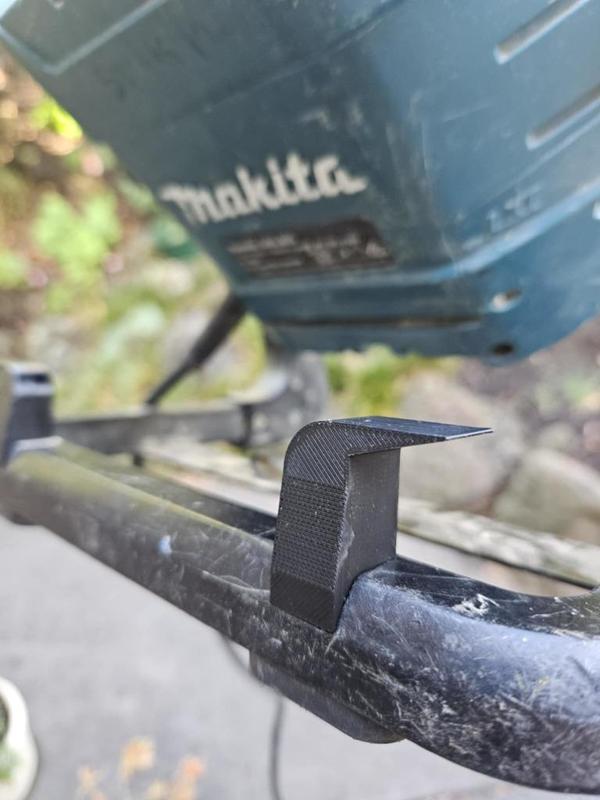 Makita DML805 Light - Cord Hooks