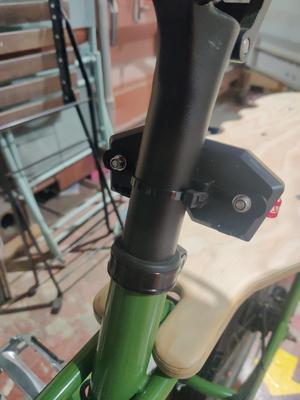 Support lampe arriere pour tige de selle en 31.6