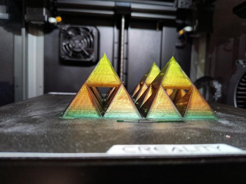 LOZ inspired 3D Triforce "Sierpinskish"  Pyramid Generator Script & models