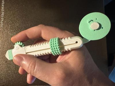 Ergonomic Ajustable solder tool - Solder Scroll