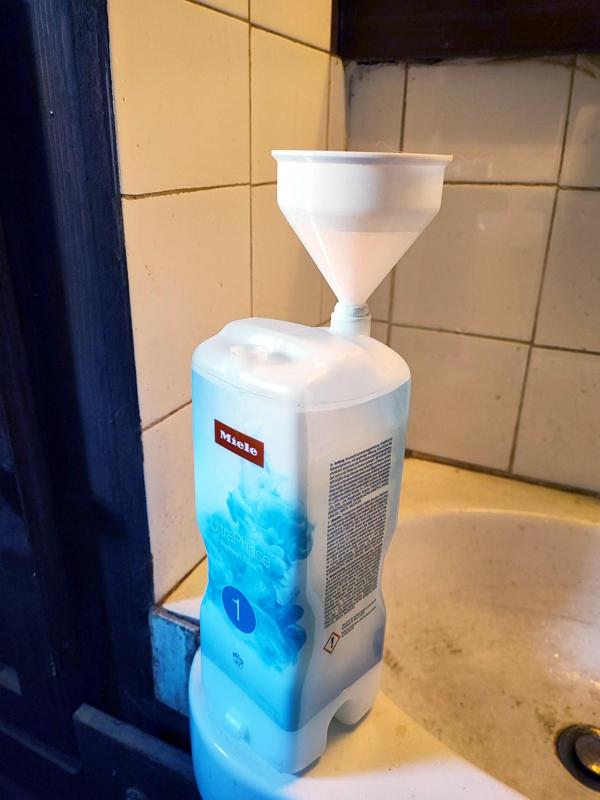 Funnel for Refilling Miele Twindos Bottles
