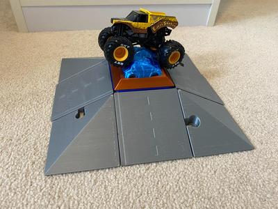 Hot Wheels Monster Truck Straight Stackable Ramps