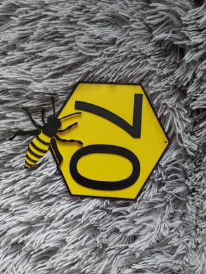 Honeycomb with bee and number - editable
