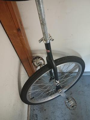 Foot Locator Ball for Unicycle Pedal