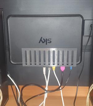 VESA 200 Halterung für sky Q Receiver