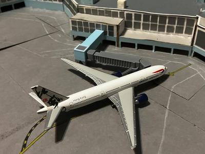1:400 & 1:500 Adjustable Jet Bridge Models