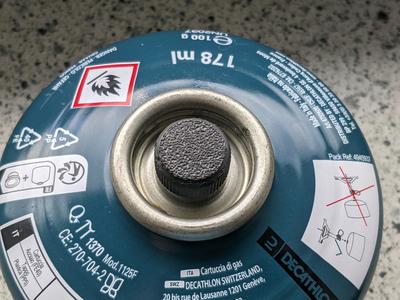 Gas Cartridge | Stove 7/16’ Euro Thread Dust Cap - Gaskartusche | Kocher 7/16" Eurogewinde Staubkappe