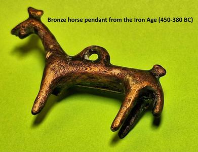 Horse pendant