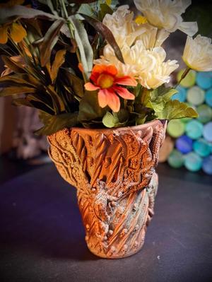 The dragon angel vase