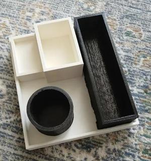 Simple desk organizer