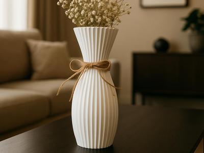 Nuvia Vase