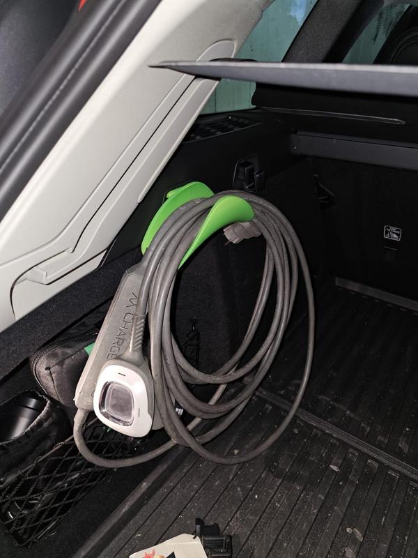 volvo v60/v90 charging cable support for trunk hook