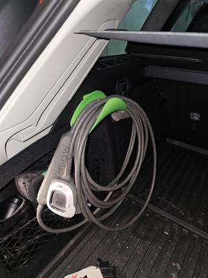 volvo v60/v90 charging cable support for trunk hook