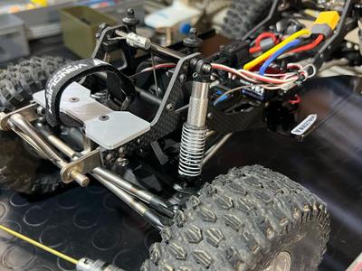 RC Vanquish VRD front battery mount