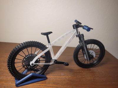 Model Mountain Bike (Hardtail)