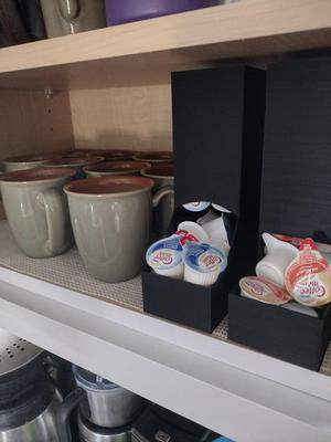 Creamer singles dispenser