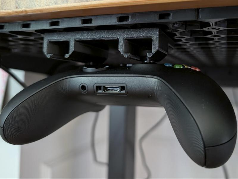Xbox Controller Under-Desk Mount – Undercarriage