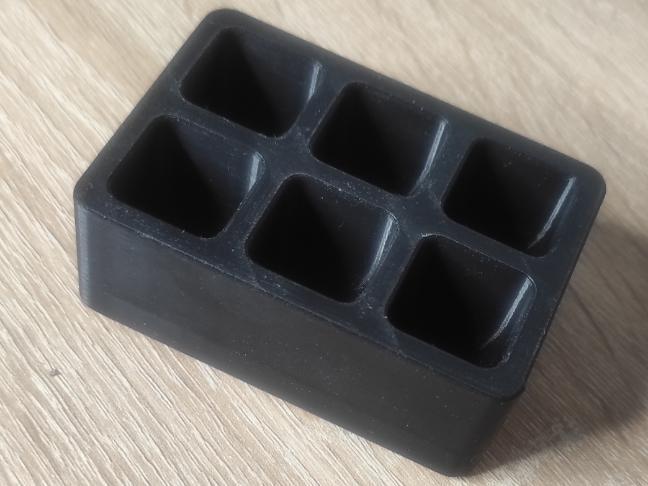 Compact Ice Cube Tray – 6 Cubes (Print in PLA)