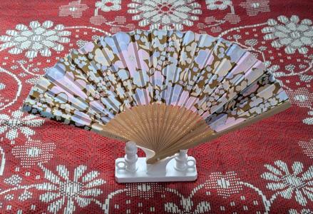 Oriental hand fan display stand