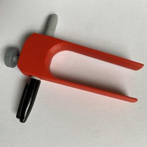 Writing aid/pen holder (fully printable)