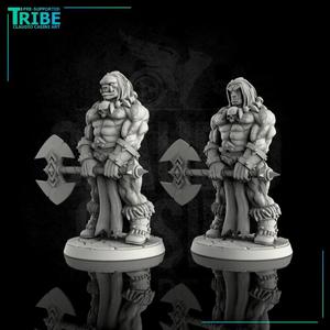 (0065) Male human / orc barbarian with dubble axe