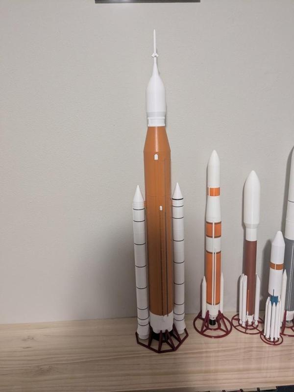 SLS Rocket Block 1 - 1:100 - NASA