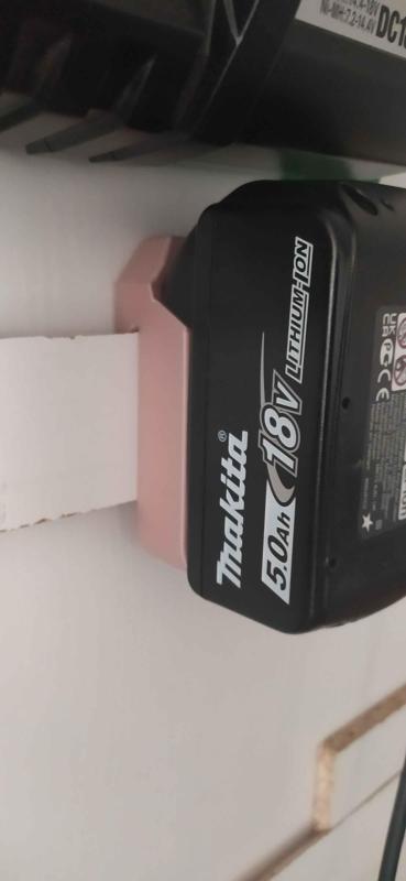 Makita battery holder for french cleat system