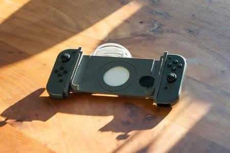 Turn Your iPhone SE 2 into a Handheld Console V1