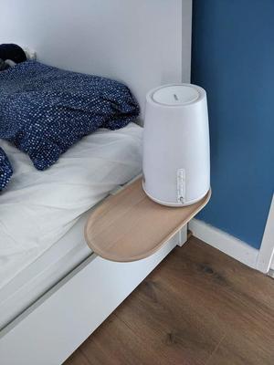 Bedside table support for MALM bed
