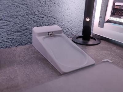 Glorious Model O wireless Charging Station