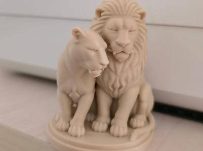 Lion Bond – Majestic Couple Figurine