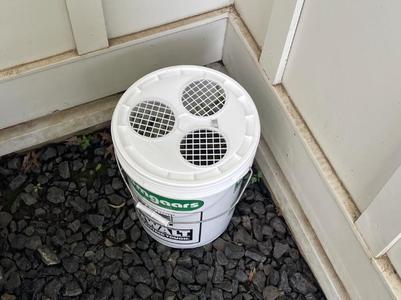 Bucket Lid Vent / Grate - 5 Gallon Mosquito Trap