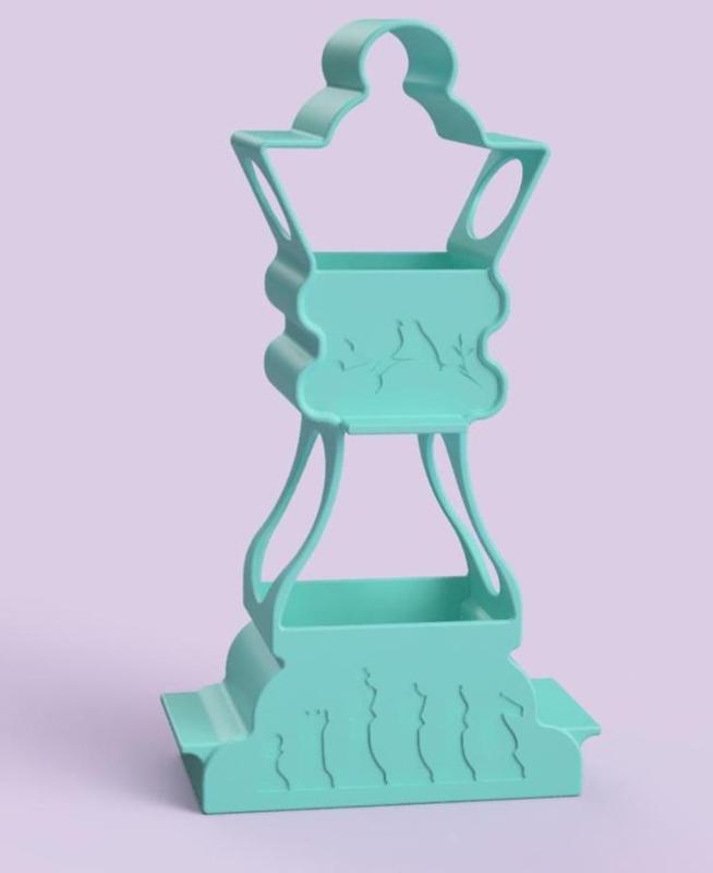 Queen Bird Feeder (chess)
