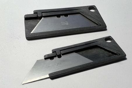 Small Pocket Knife Using Utility Blade