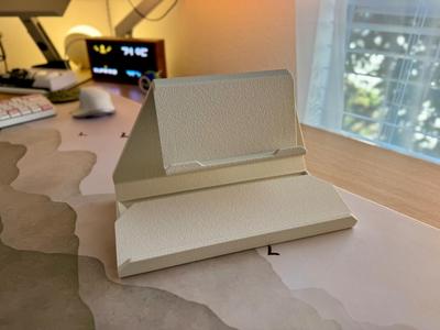 Stylish Multi-Device Display Stand