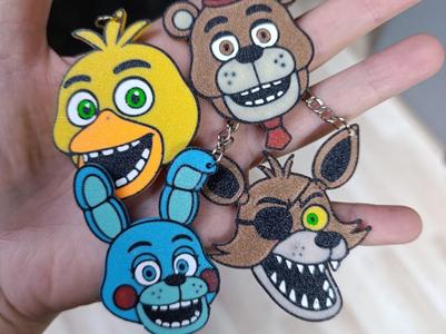 Five nights at freddy´s keychain bundle