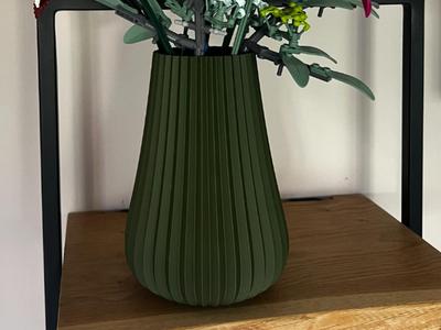 Vase - 180 mm high, diameter 125 mm