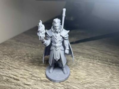 Arcane Flamecaster : Human Mage Miniature
