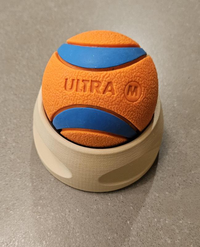 Dog Ball Holder. Chuckit Ultra XL
