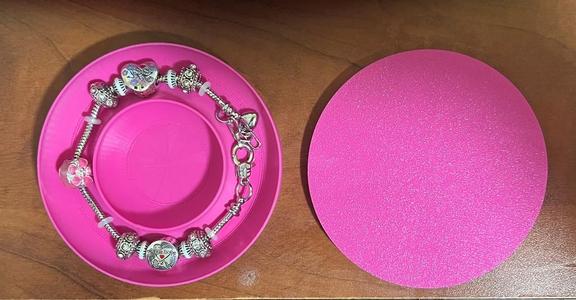 Round Beaded Bracelet Box