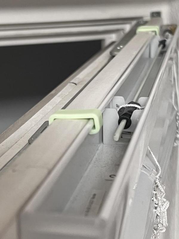 Jalousie Door/Window Clip