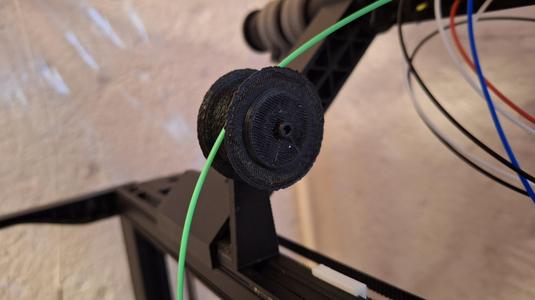 Pulley filament guide