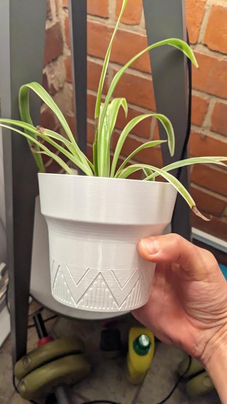 Mountain pattern plant pot