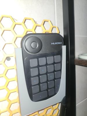 HSW Huion programmable keybad holder