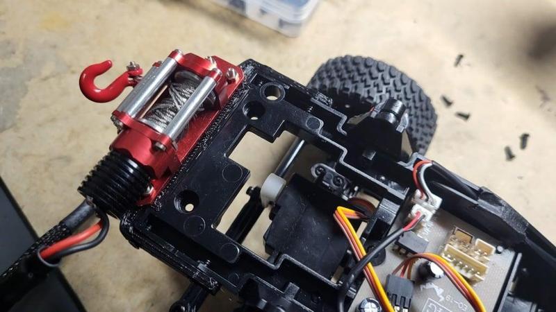 MN82 Winch mounting